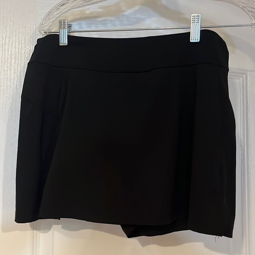 Black athletic skort